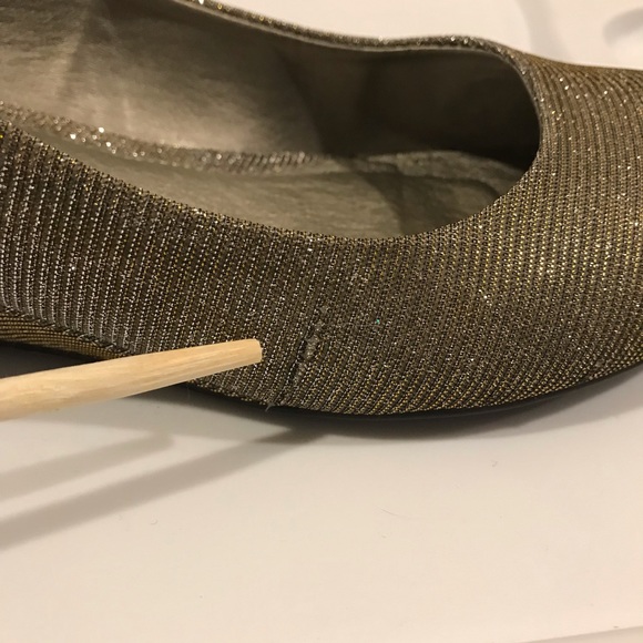 CL by Laundry Wedge Shoe. Size: 7 - Picture 6 of 8